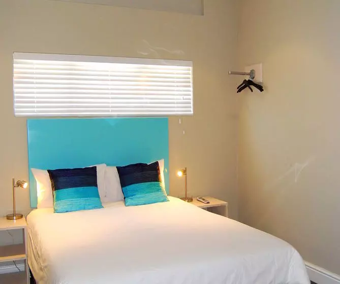 Ashanti Backpackers Green Point Hostel