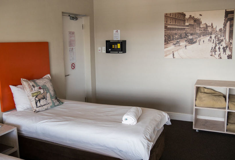 Ashanti Backpackers Green Point Hostel