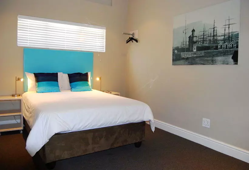 Ashanti Backpackers Green Point Hostel