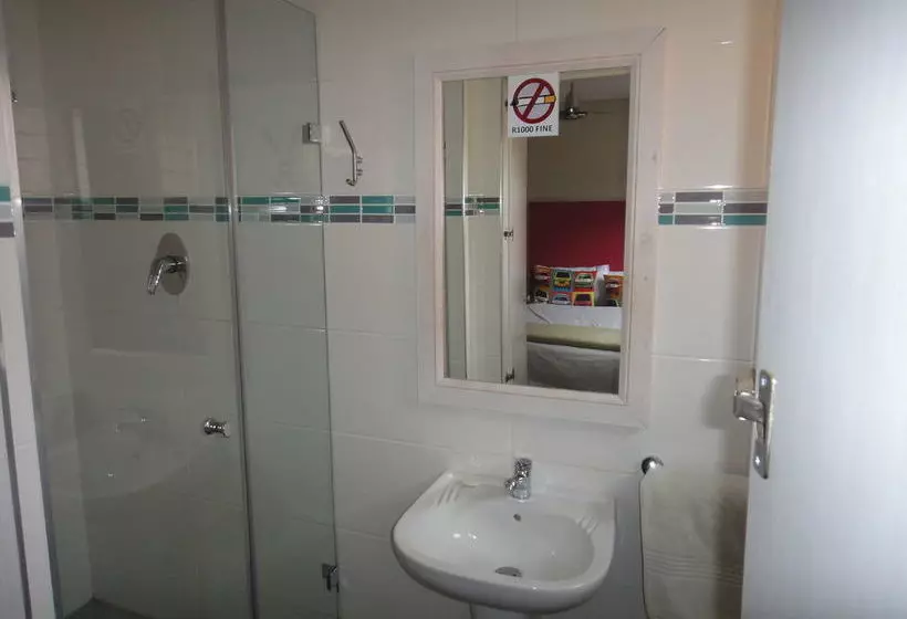 Ashanti Backpackers Green Point Hostel