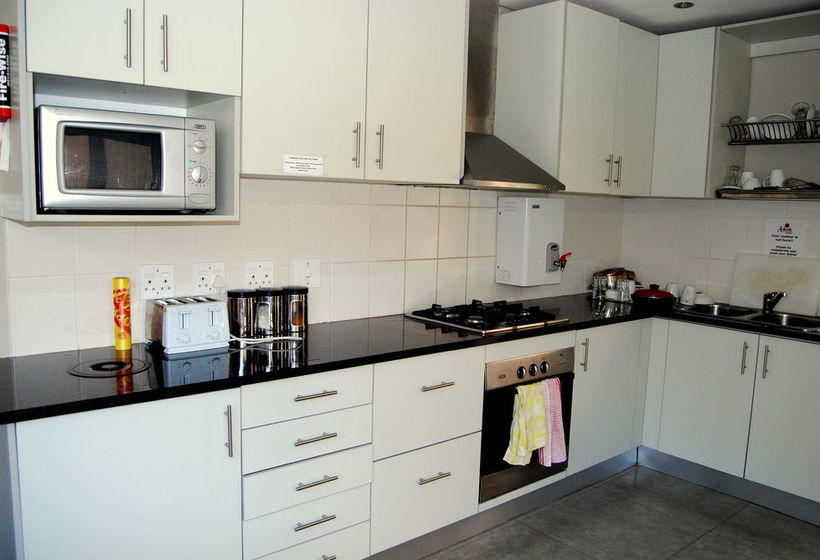 Ashanti Backpackers Green Point Hostel