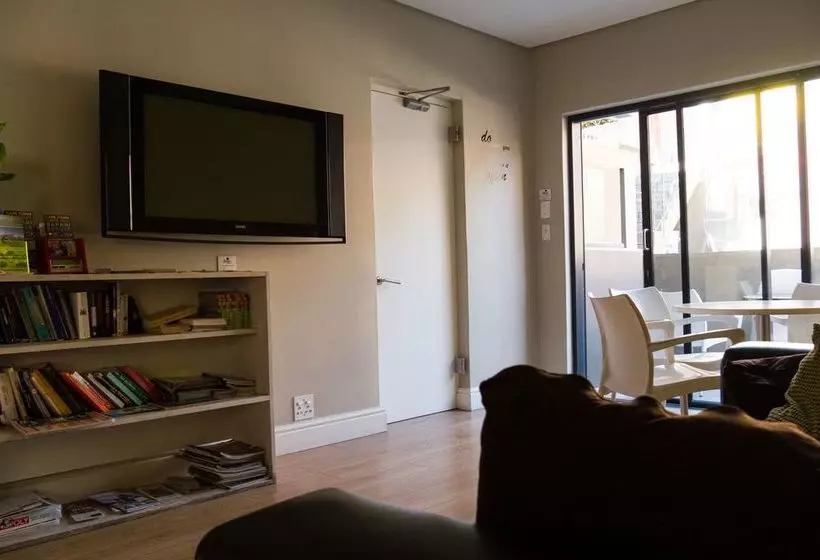 Ashanti Backpackers Green Point Hostel