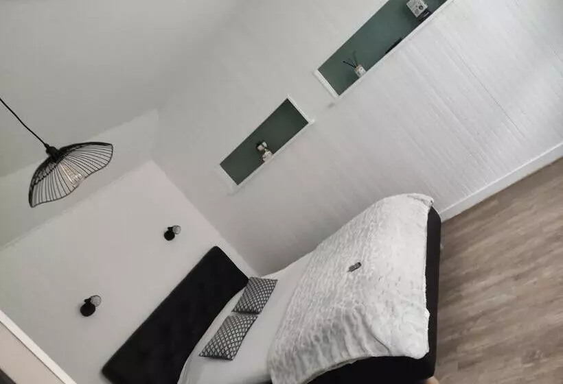 فندق Contact Hôtel De Matignon Restaurant Le Emlo