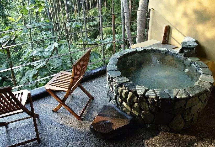 בית מלון כפרי Hana No Kumo