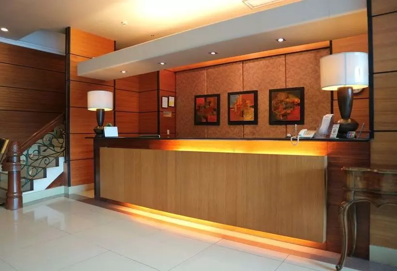 هتل Iloilo Business