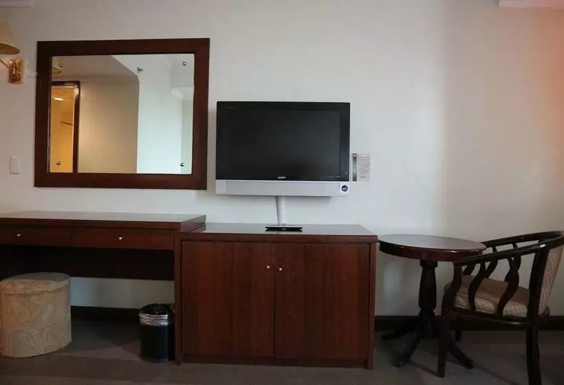 هتل Iloilo Business