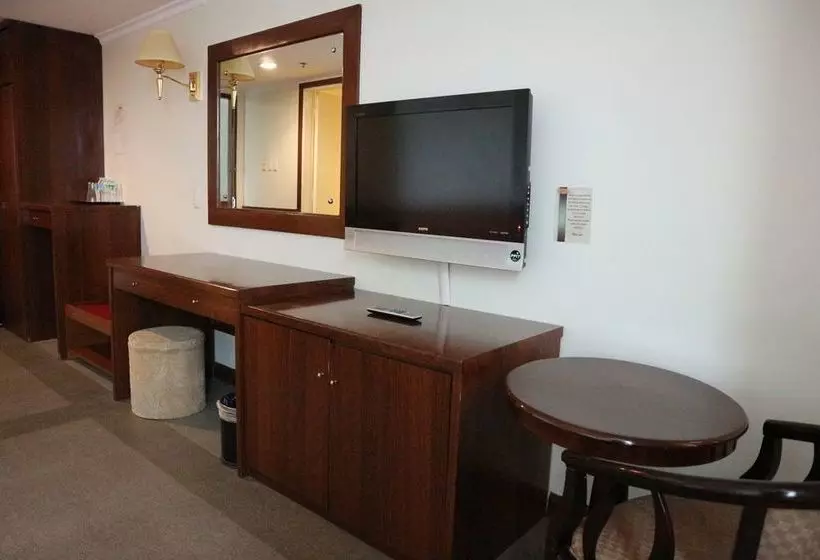 هتل Iloilo Business