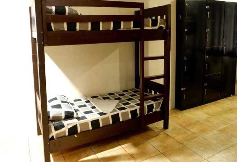 فندق Makati Budget