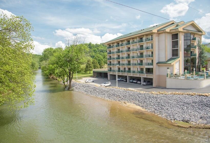 فندق Pigeon River Inn