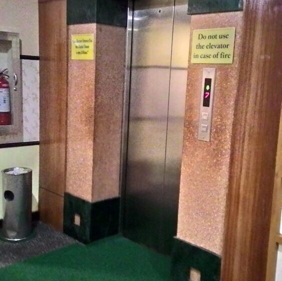 酒店 Sogo   Quezon Avenue