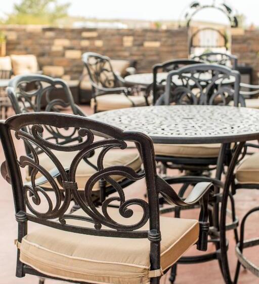 فندق Teddy's Residential Suites Watford City