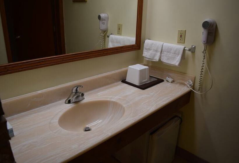 מוטל Amerivu Inn & Suites   St Croix Falls