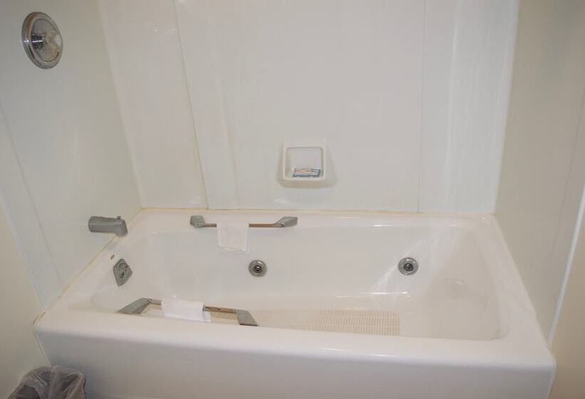 מוטל Amerivu Inn & Suites   St Croix Falls