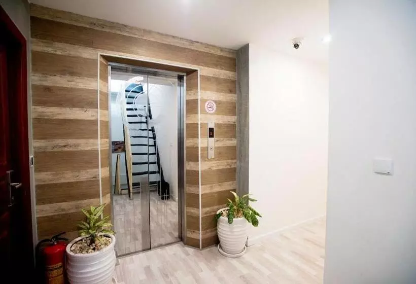 White Residence Hotel & Apartment