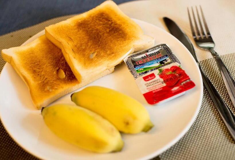 White Residence Hotel & Apartment