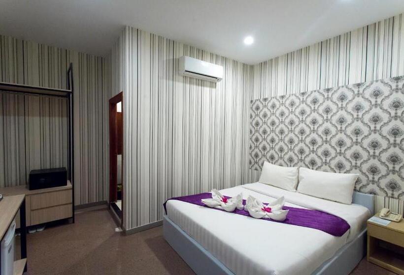 White Residence Hotel & Apartment