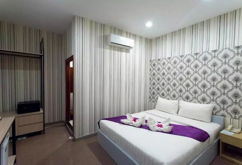 White Residence Hotel & Apartment