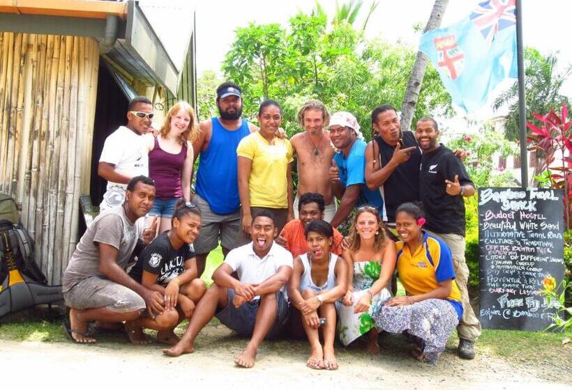 فندق صغير Bamboo Backpackers