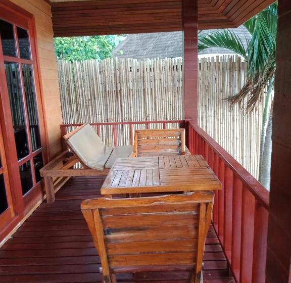 Bow Thong Beach Resort