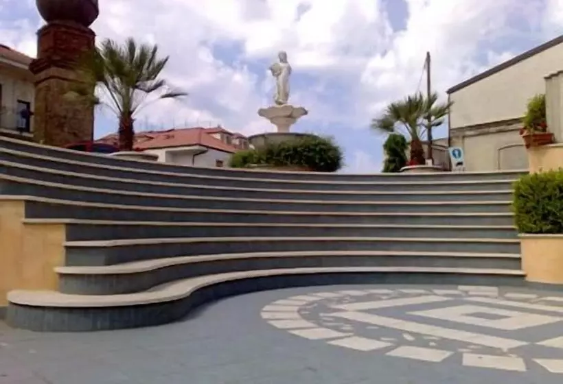 Отель Castelmonardo