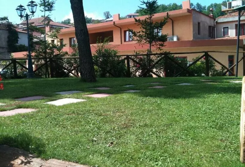 Отель Castelmonardo