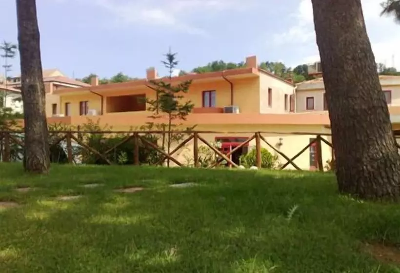 Отель Castelmonardo