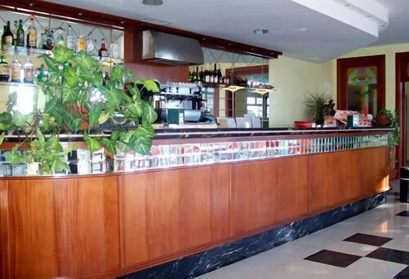 Отель Castelmonardo