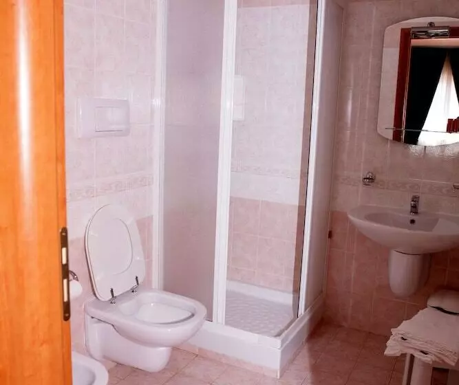 Отель Castelmonardo