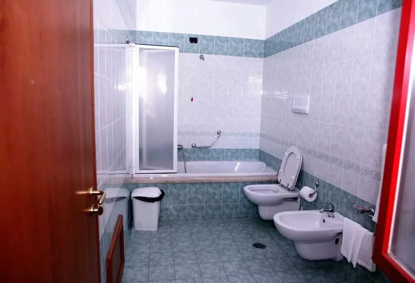 Отель Castelmonardo