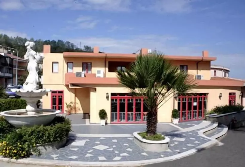 Отель Castelmonardo