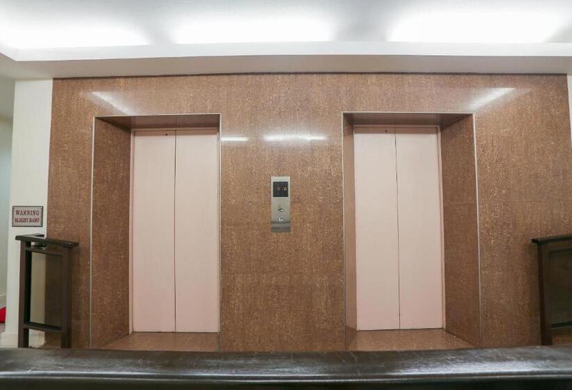 Hotelli Paragon Tower