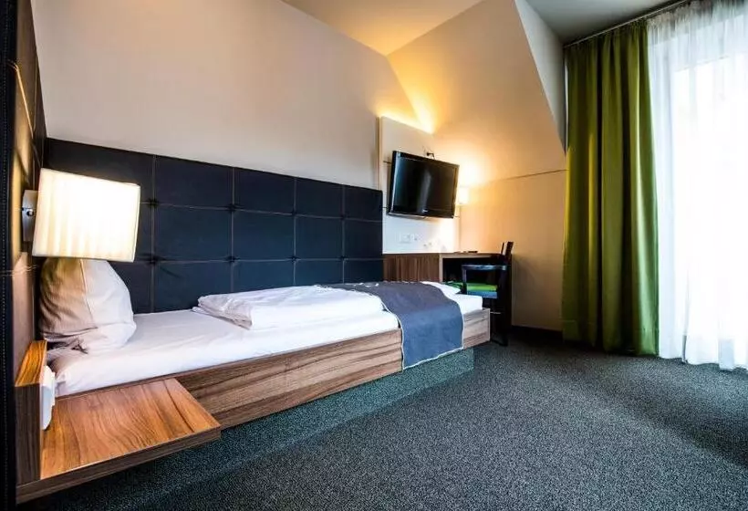 Riku Hotel Weißenhorn