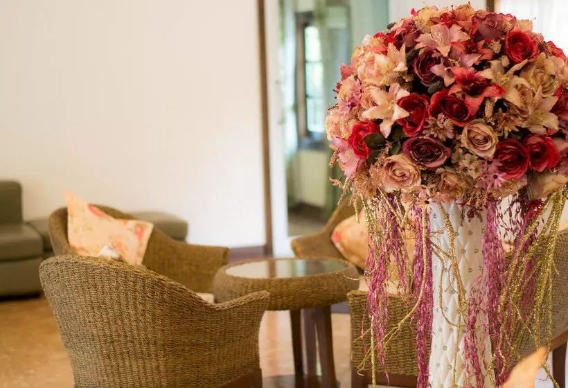 Hotelli Rinrada Resort