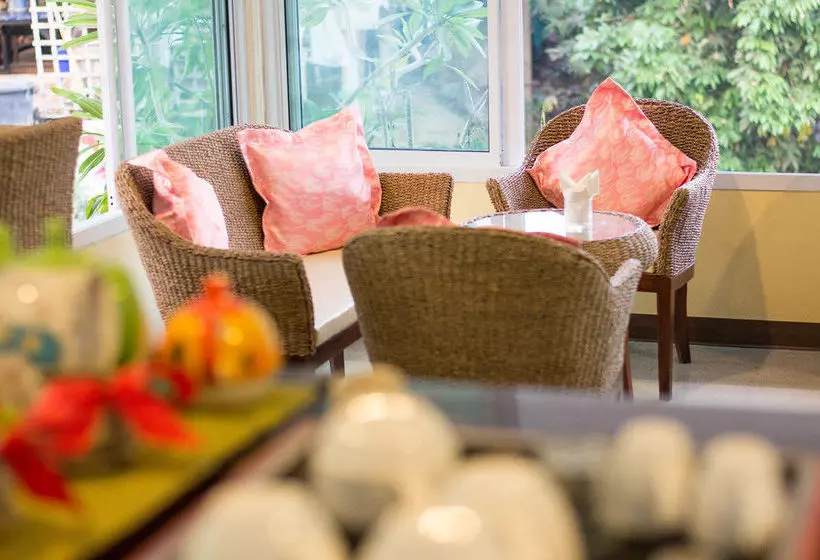 Hotelli Rinrada Resort