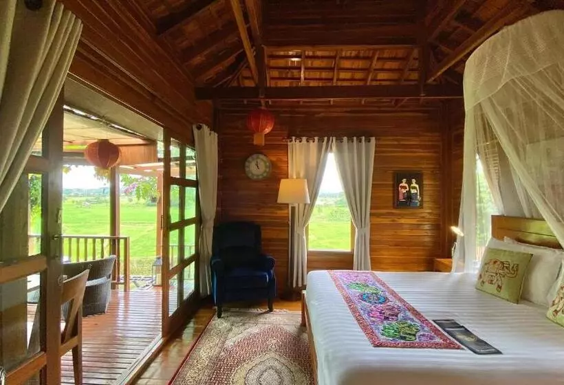 Nan Seasons Boutique Resort