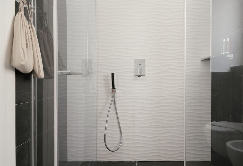 膳宿费 Montenapoleone Suites