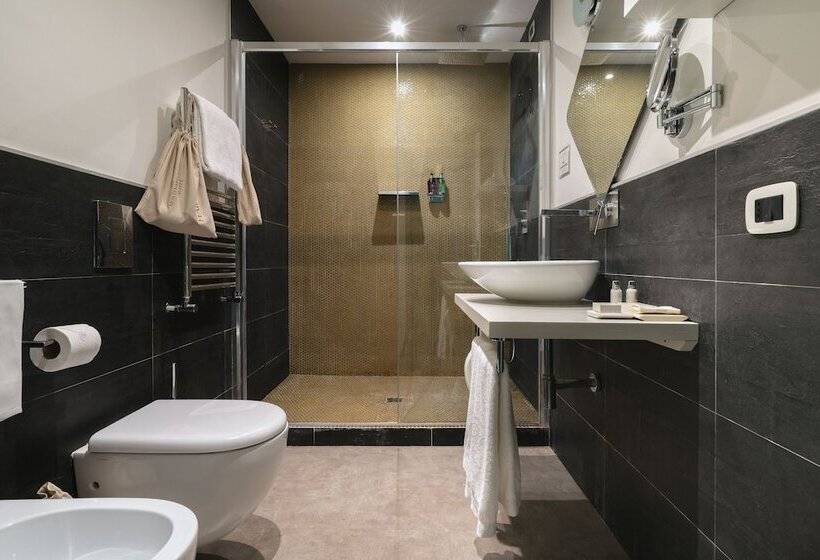 膳宿费 Montenapoleone Suites