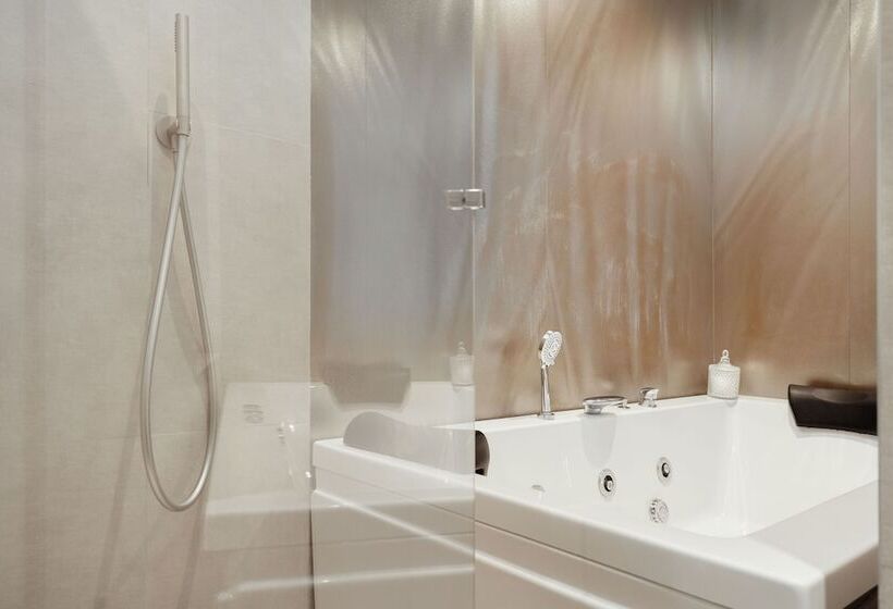 膳宿费 Montenapoleone Suites