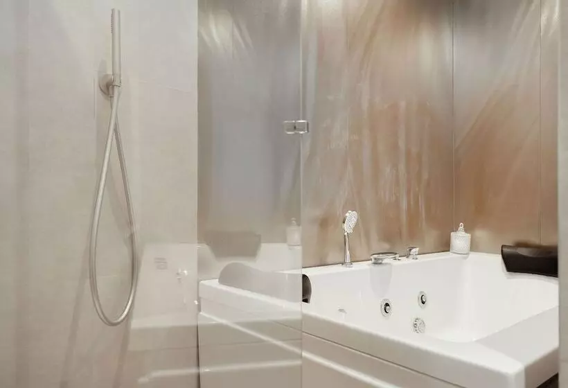 膳宿费 Montenapoleone Suites