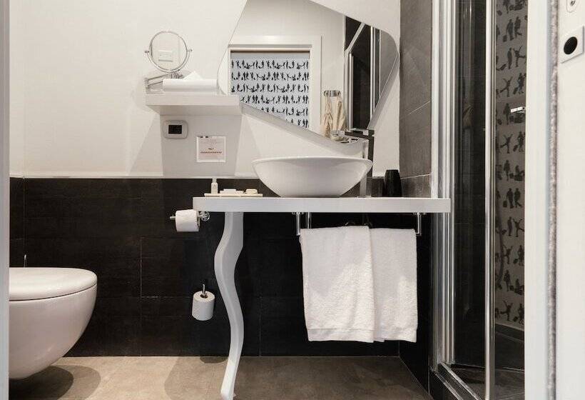 膳宿费 Montenapoleone Suites