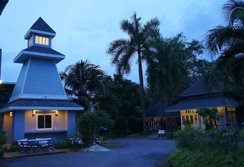 استراحتگاه A Little Villa