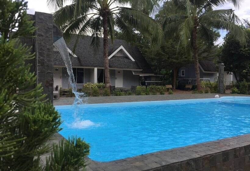 استراحتگاه A Little Villa