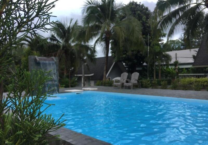 استراحتگاه A Little Villa