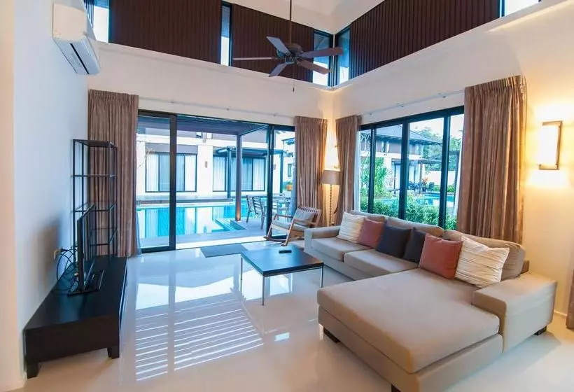 The Oriental Beach Resort