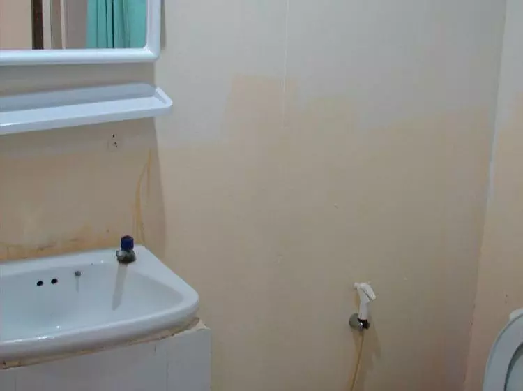 Lucky House Dorm Room Hostel