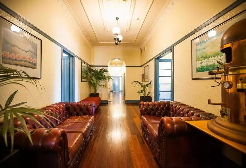 هتل Captain Stirling