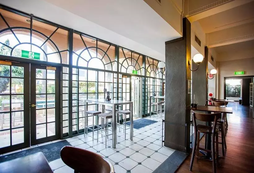 هتل Captain Stirling