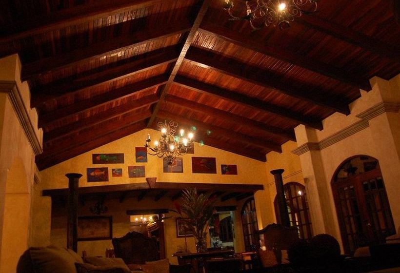 فندق Forest Hills Suites