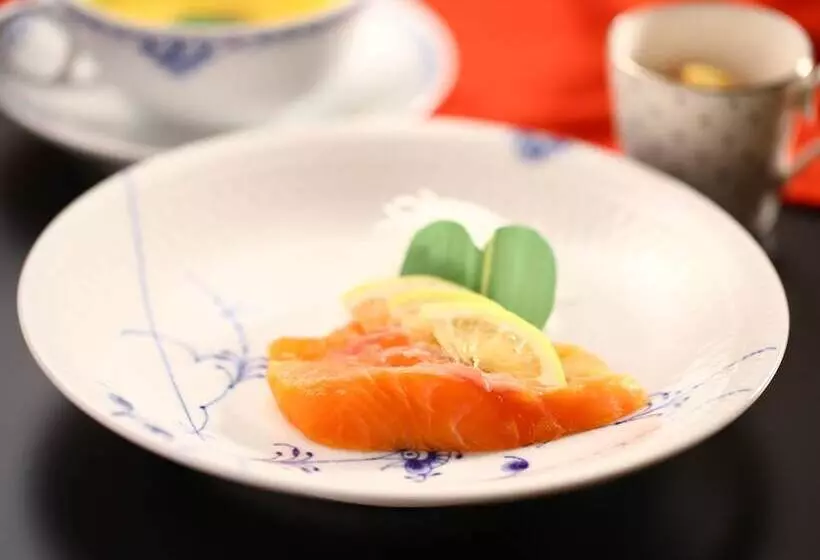هتل Jinpyokaku Honten