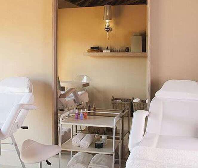 בית מלון כפרי Thandeka Game Lodge & Spa